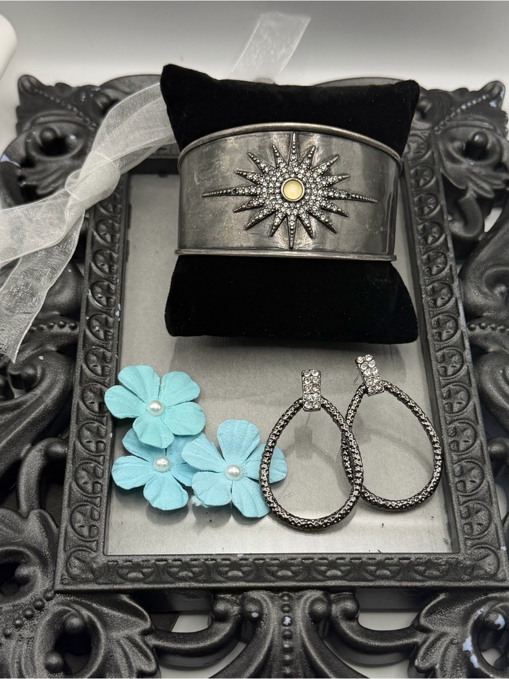 Lucky Brand Gunmetal Starburst Cuff Bracelet with Earrings